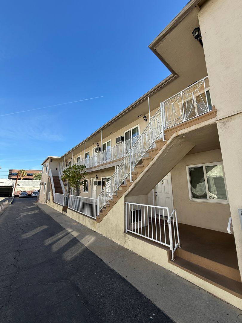 Apartment for rent at 15203 Dickens St, Sherman Oaks, CA 91403