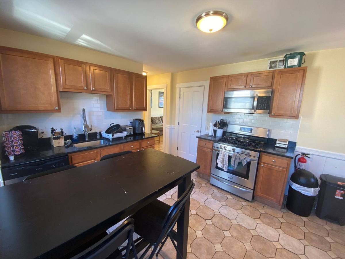 Apartment for rent at 173 Elm St #1A, Cambridge, MA 02140