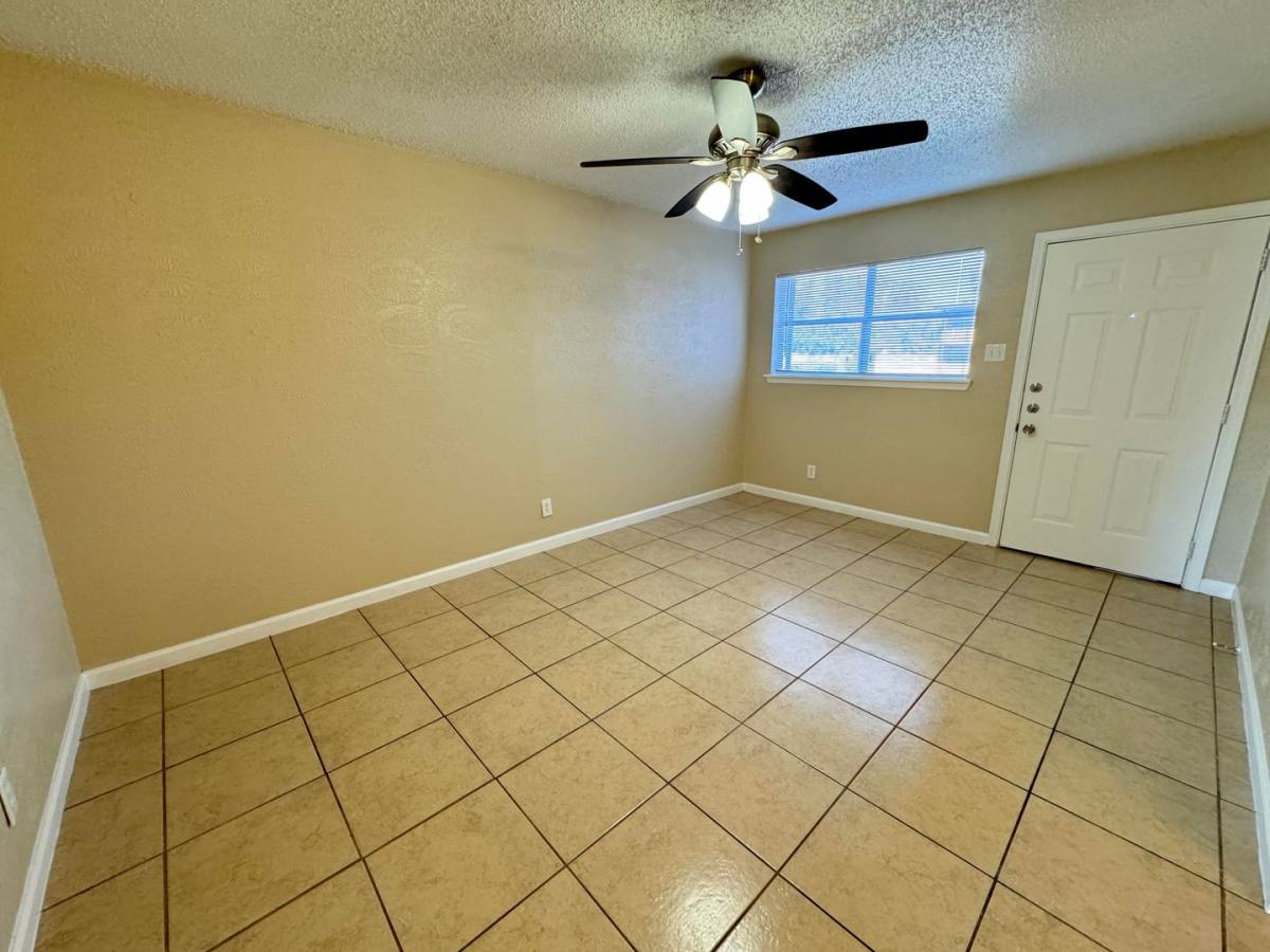 Apartment for rent at 1014 N Gilmer St, Killeen, TX 76541