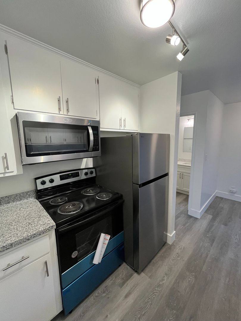 Apartment for rent at 248 W Oak St, Stockton, CA 95203