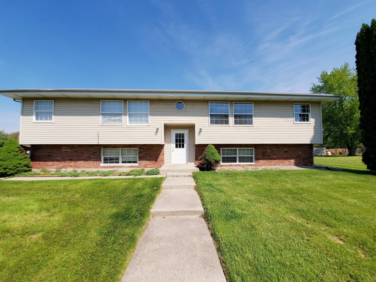Apartment for rent at 5576 Aspen Ave, Portage, IN 46368