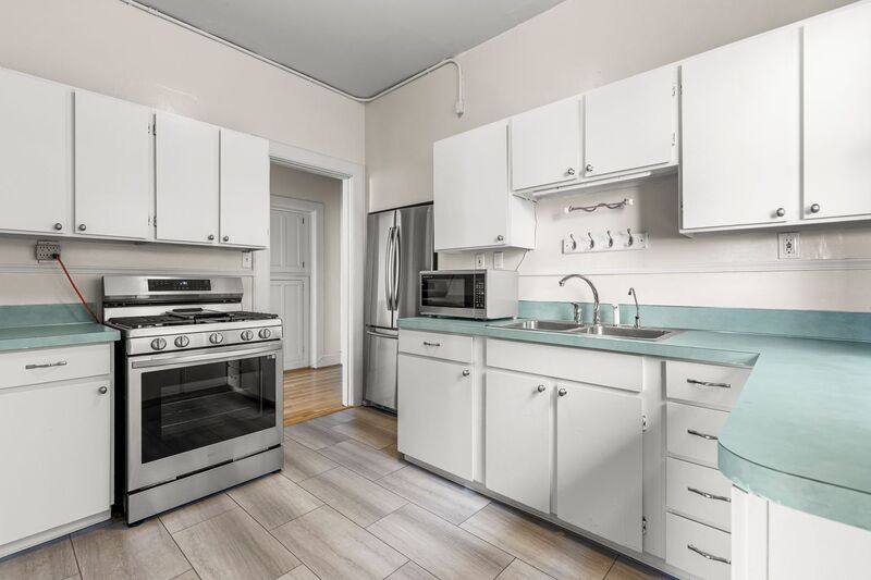Apartment for rent at 731 SW King Ave #1, Portland, OR 97205