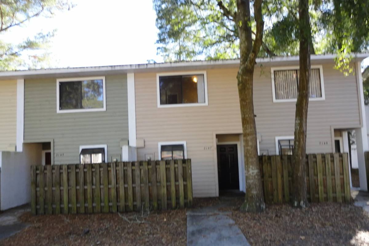 Townhouse for rent at 2147 SW 39th Way, Gainesville, FL 32607