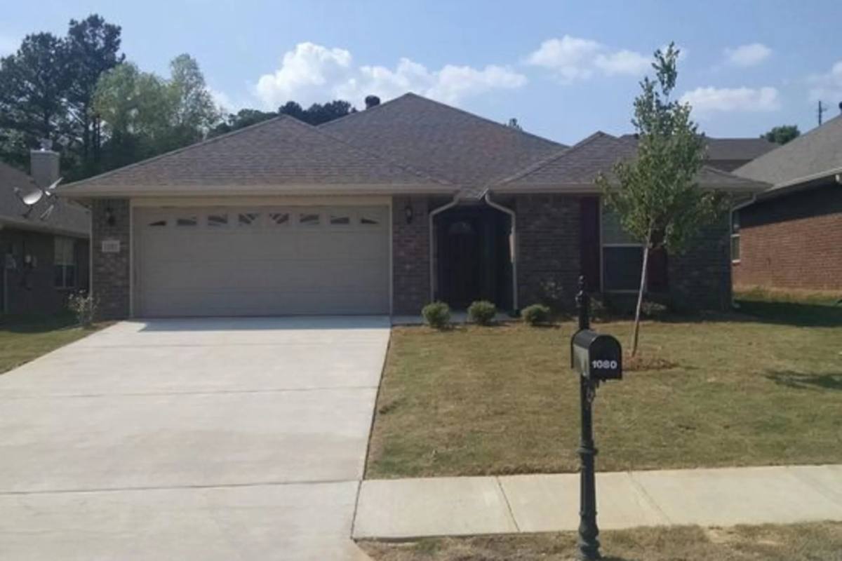 House for rent at 1080 Clover Ave, Odenville, AL 35120