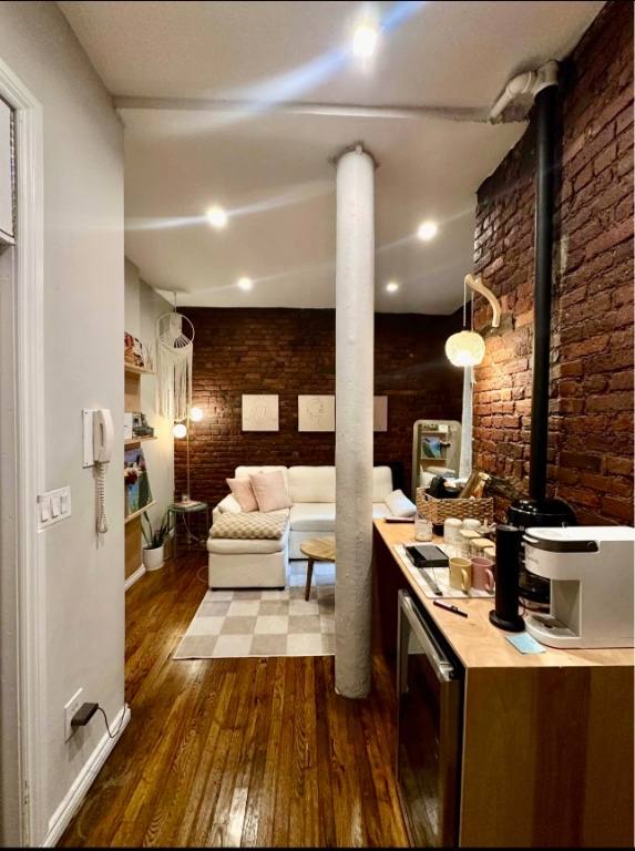 Apartment for rent at 57 Thompson St #1B, New York, NY 10012