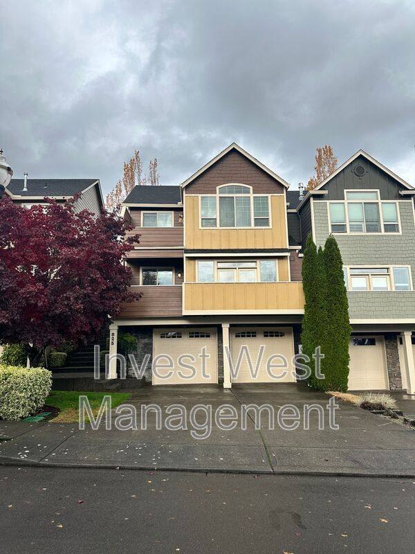 Townhouse for rent at 825 W U St, Washougal, WA 98671