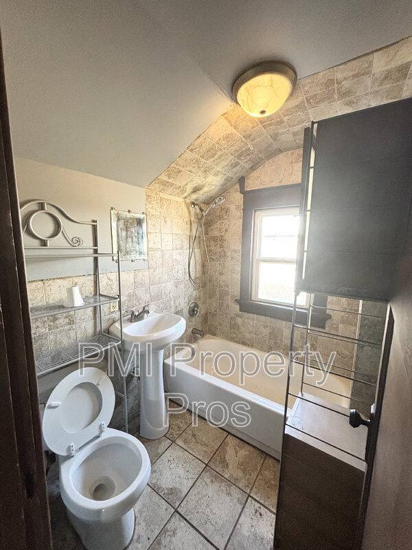 Apartment for rent at 3715A N 6th St, Milwaukee, WI 53212