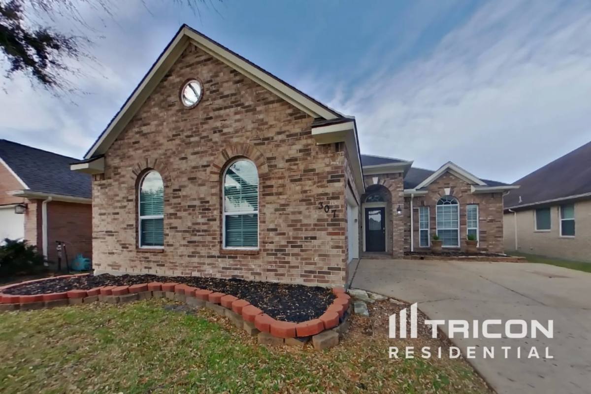 House for rent at 307 Marina Oaks League City, Kemah, TX 77565