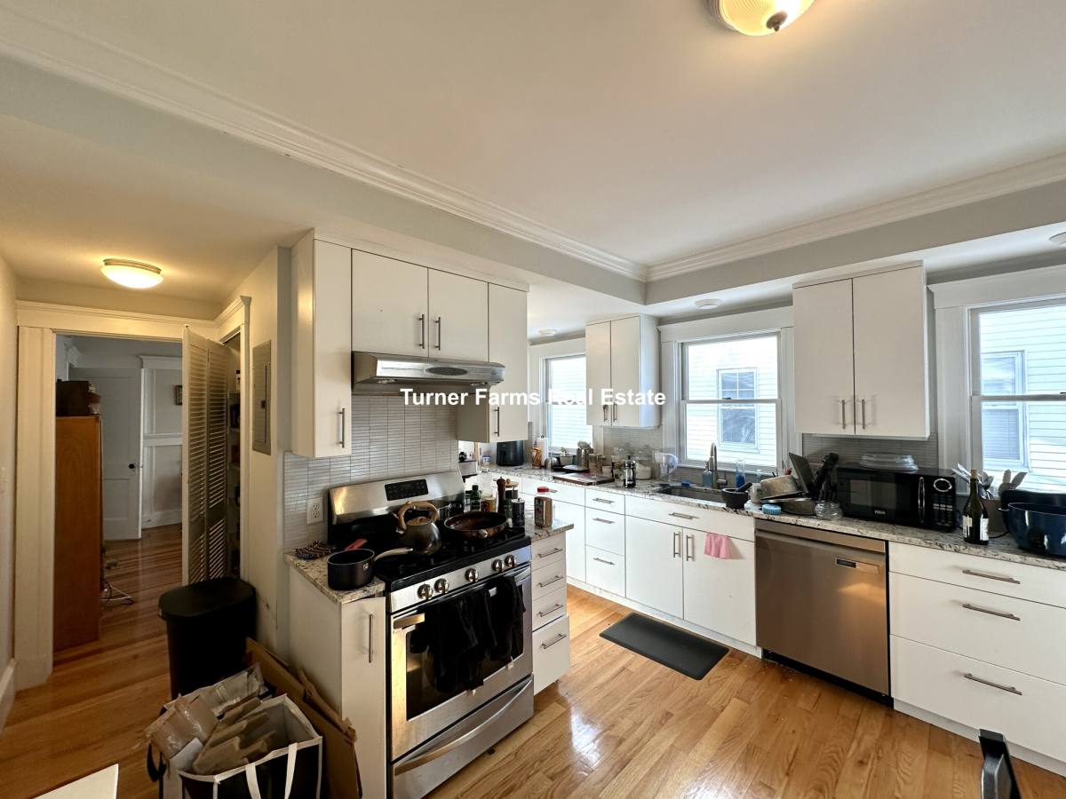 Apartment for rent at 34 Leonard St #1, Somerville, MA 02144