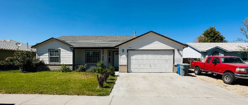 House for rent at 1560 Peregrine Dr, Mountain Home, ID 83647