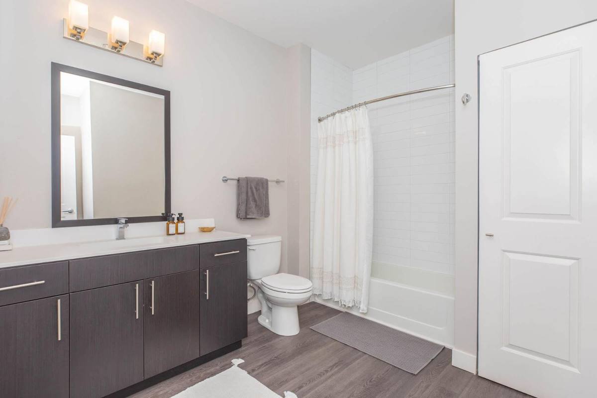 Apartment for rent at 15 Parkway N, Deerfield, IL 60015