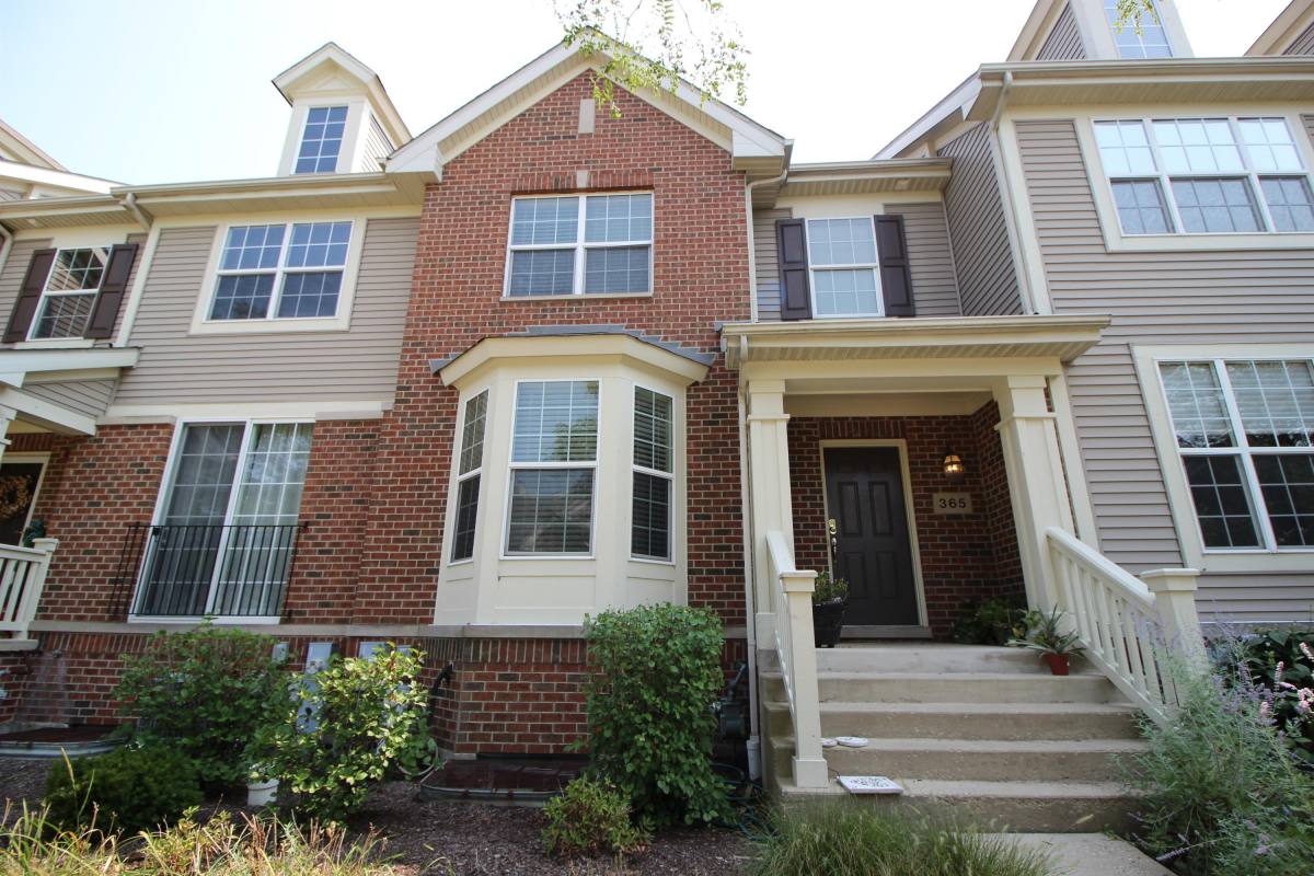Townhouse for rent at Asbury Place, 365 Bradbury Lane #1, Bartlett, IL 60103