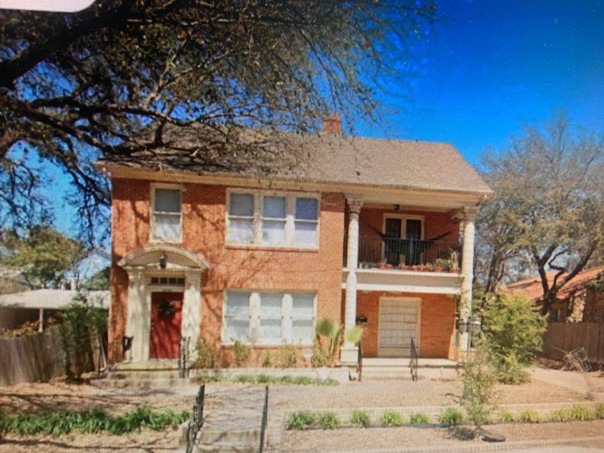 Townhouse for rent at 415 W Elsmere #101, San Antonio, TX 78212