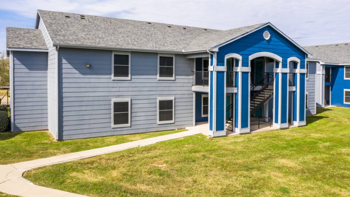 Apartment for rent at 905 N Loop, Harlingen, TX 78550