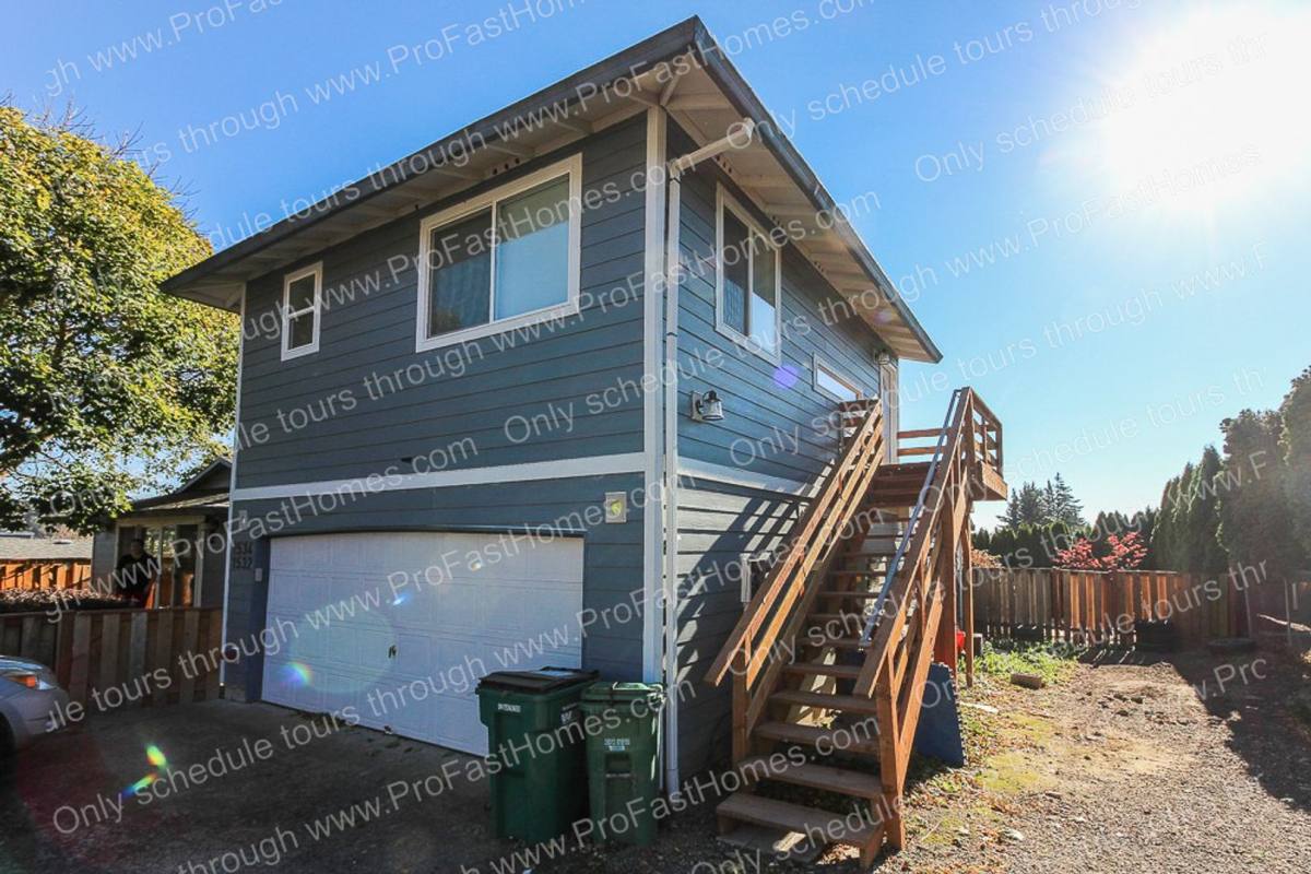 House for rent at 1534 SE Chapman Ave, Troutdale, OR 97060