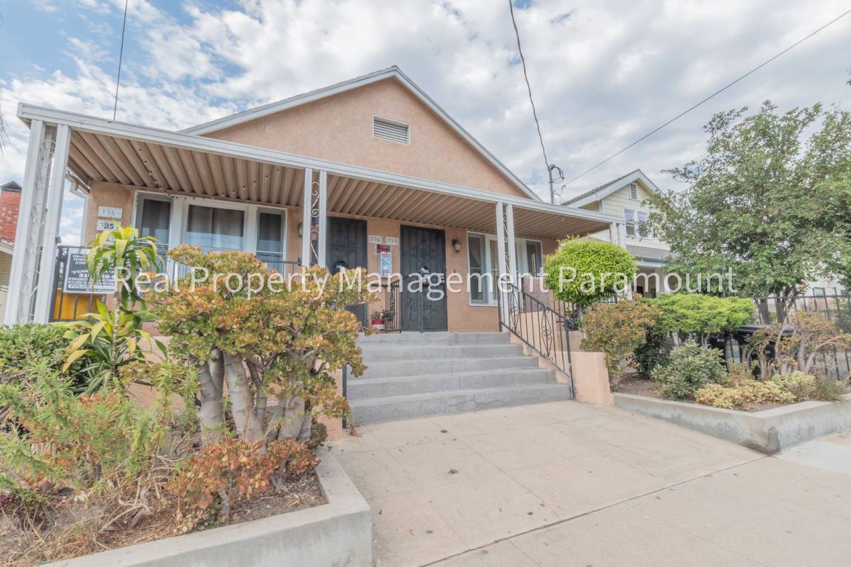 Apartment for rent at 333 W 57th St, Los Angeles, CA 90037