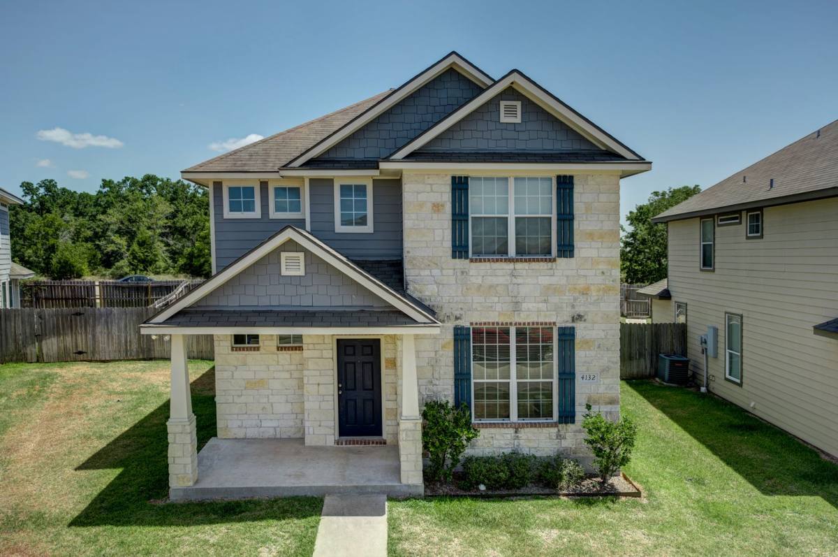 Apartment for rent at 4119 McFarland Dr, College Station, TX 77845