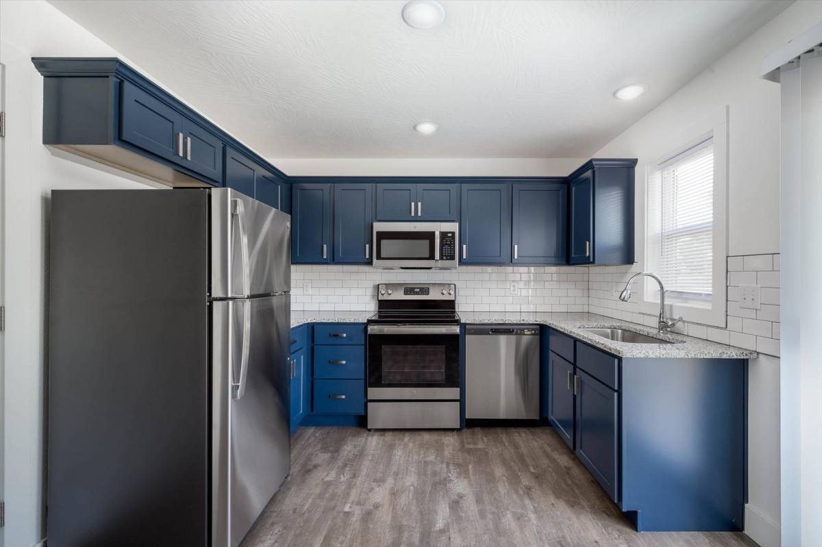Apartment for rent at 706 E Montclair, Springfield, MO 65807