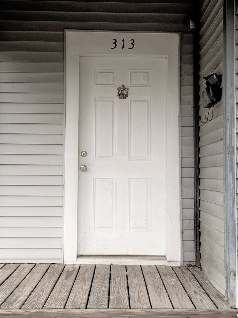 Apartment for rent at 313 Lord St, Marietta, OH 45750