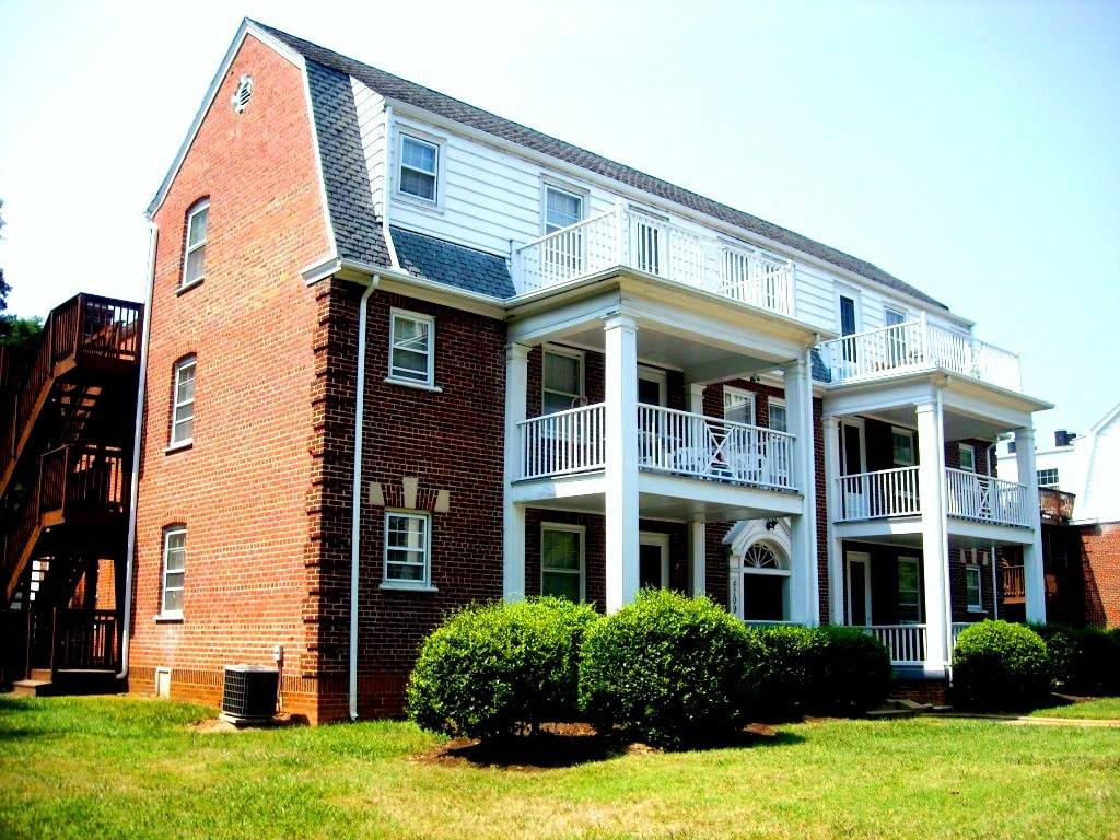Apartment for rent at 4213 Grove Ave, Richmond, VA 23221
