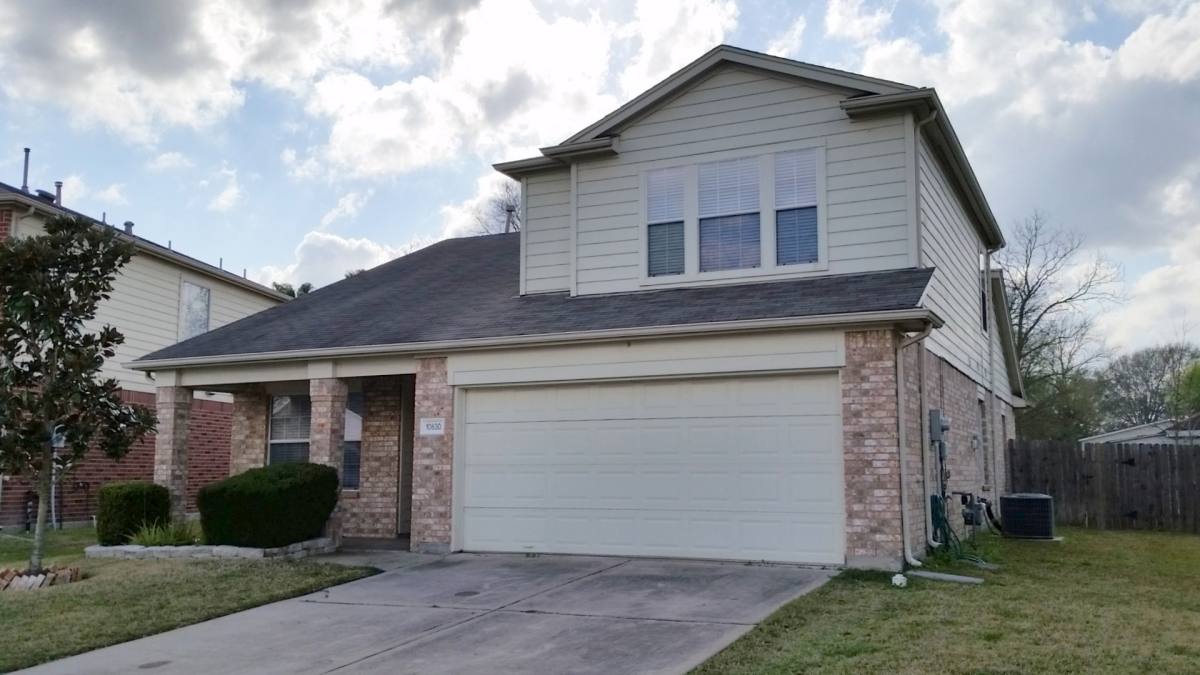 House for rent at 10630 Sugar Trace Dr, Sugar Land, TX 77498