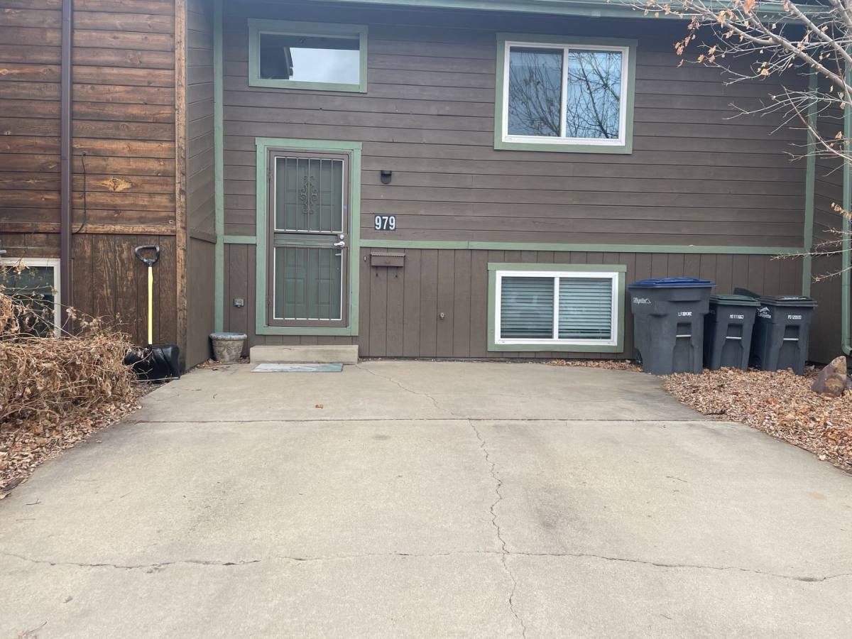 Townhouse for rent at 979 Sir Galahad Dr, Lafayette, CO 80026
