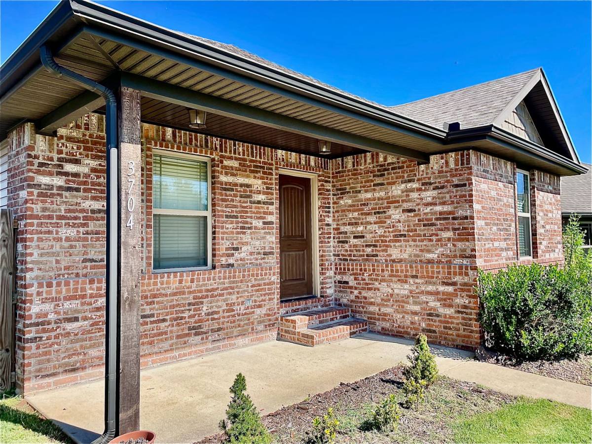 House for rent at 3704 SW Capstone Court, Bentonville, AR 72712