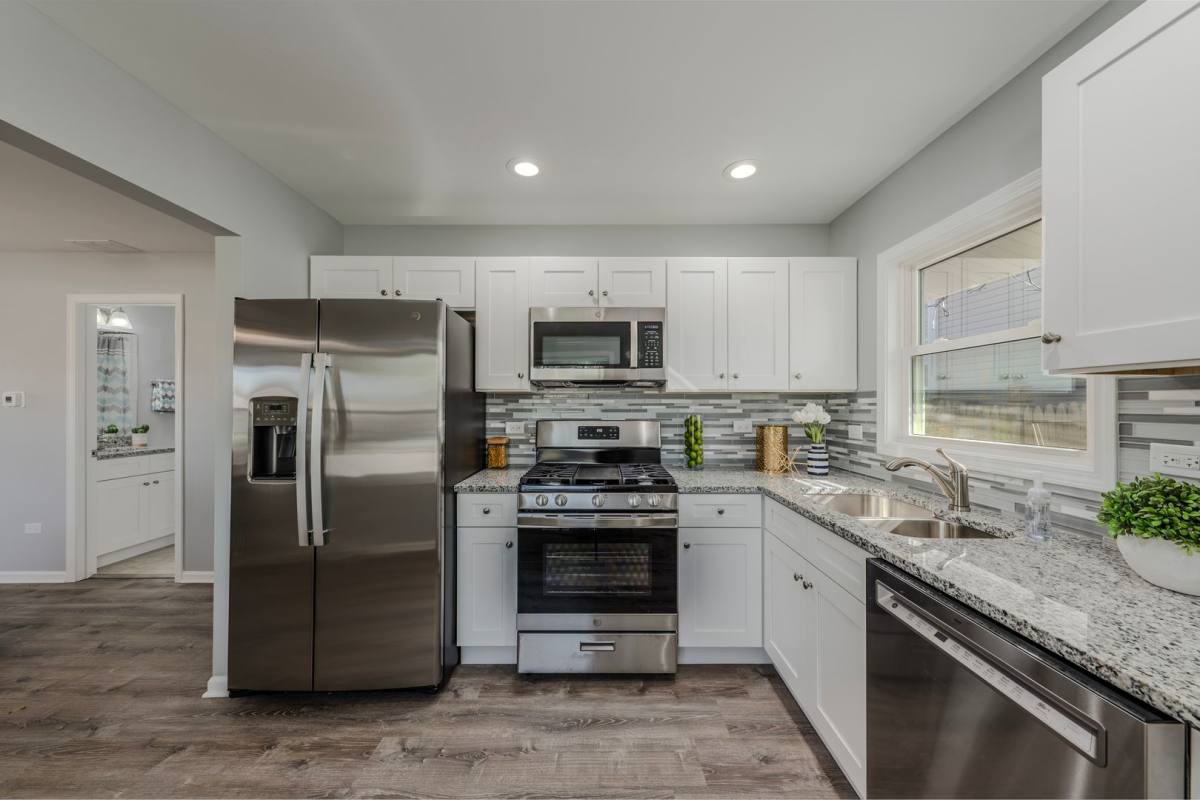 Apartment for rent at 423 S Westmore Meyers Rd, Lombard, IL 60148