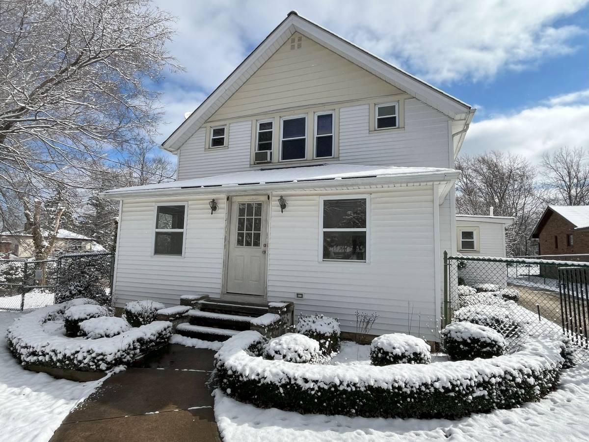 House for rent at 10787 State Rd, North Royalton, OH 44133