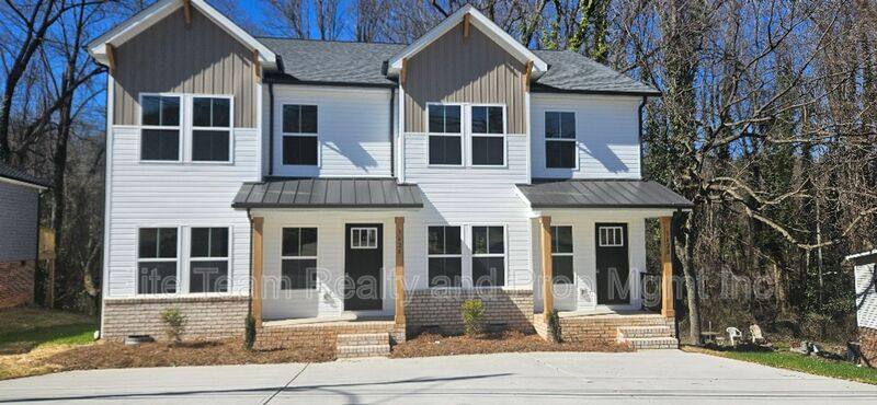 Townhouse for rent at 362 W Moore Ave, Mooresville, NC 28115