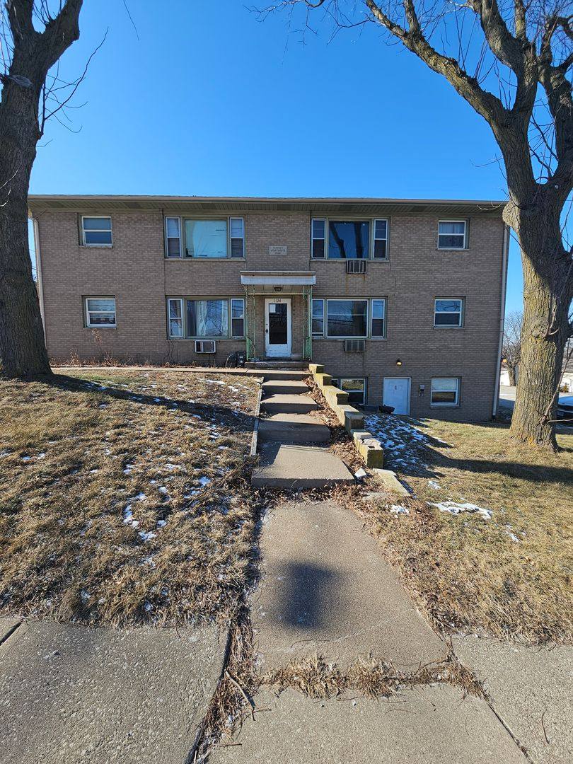 Apartment for rent at 1124 W 4th St, Matherville, IL 61263