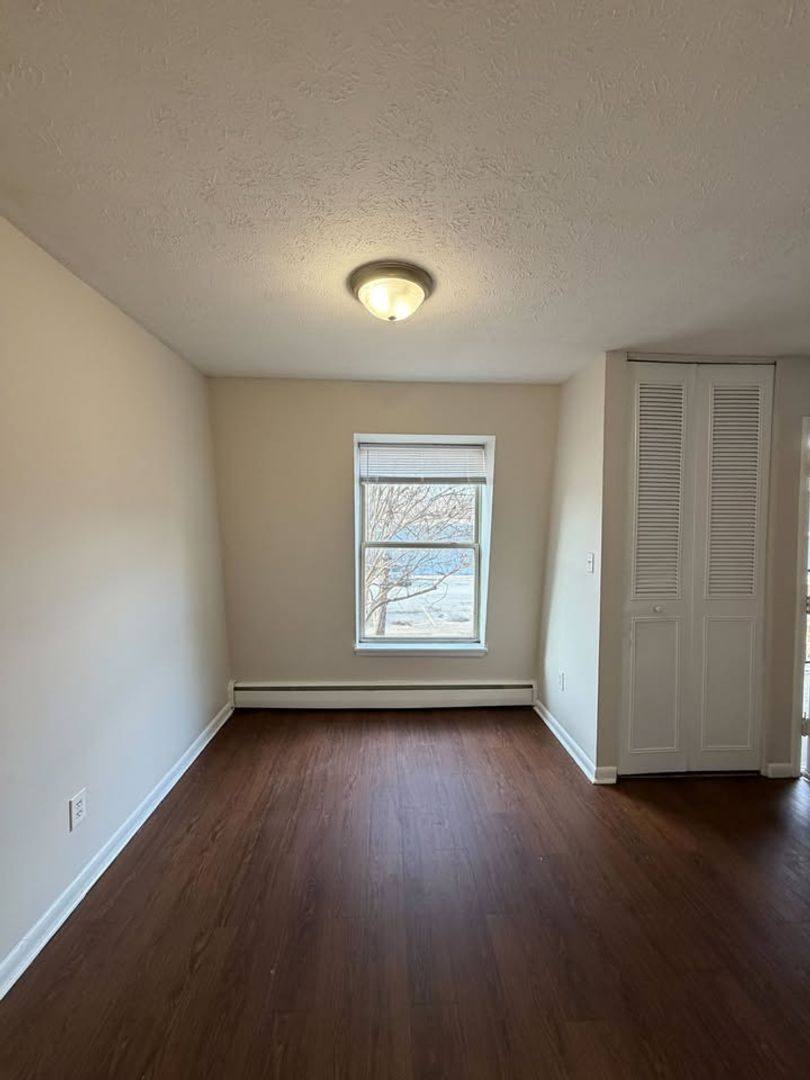 Apartment for rent at 3712 Klondike Lane, Louisville, KY 40218