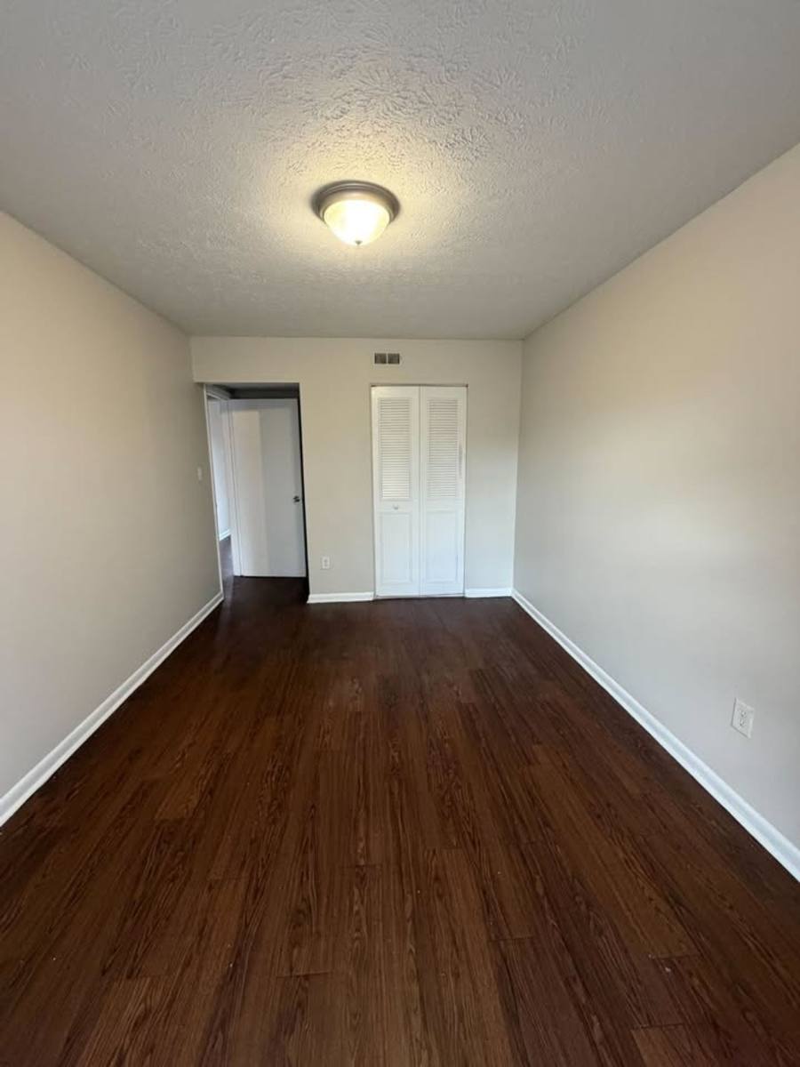 Apartment for rent at 3712 Klondike Lane, Louisville, KY 40218