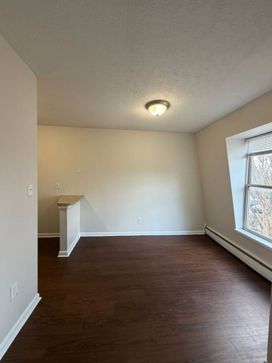 Apartment for rent at 3712 Klondike Lane, Louisville, KY 40218