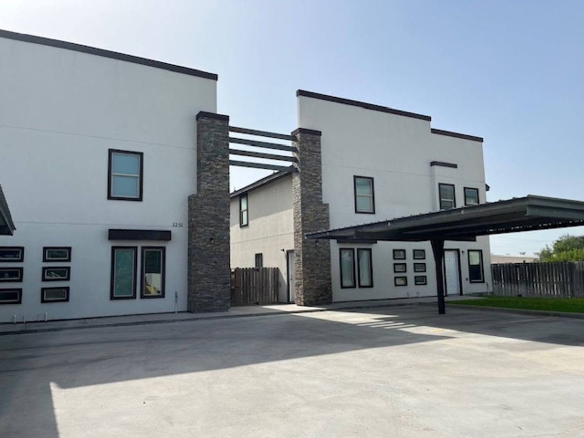 Apartment for rent at 1231 White Oak Dr, Edinburg, TX 78541