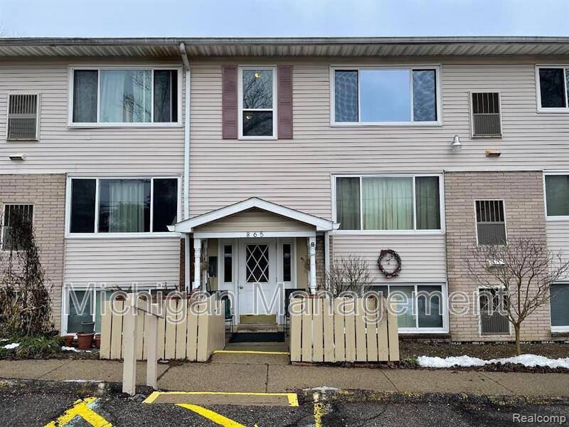 House for rent at 885 E Summit St #36, Milford, MI 48381