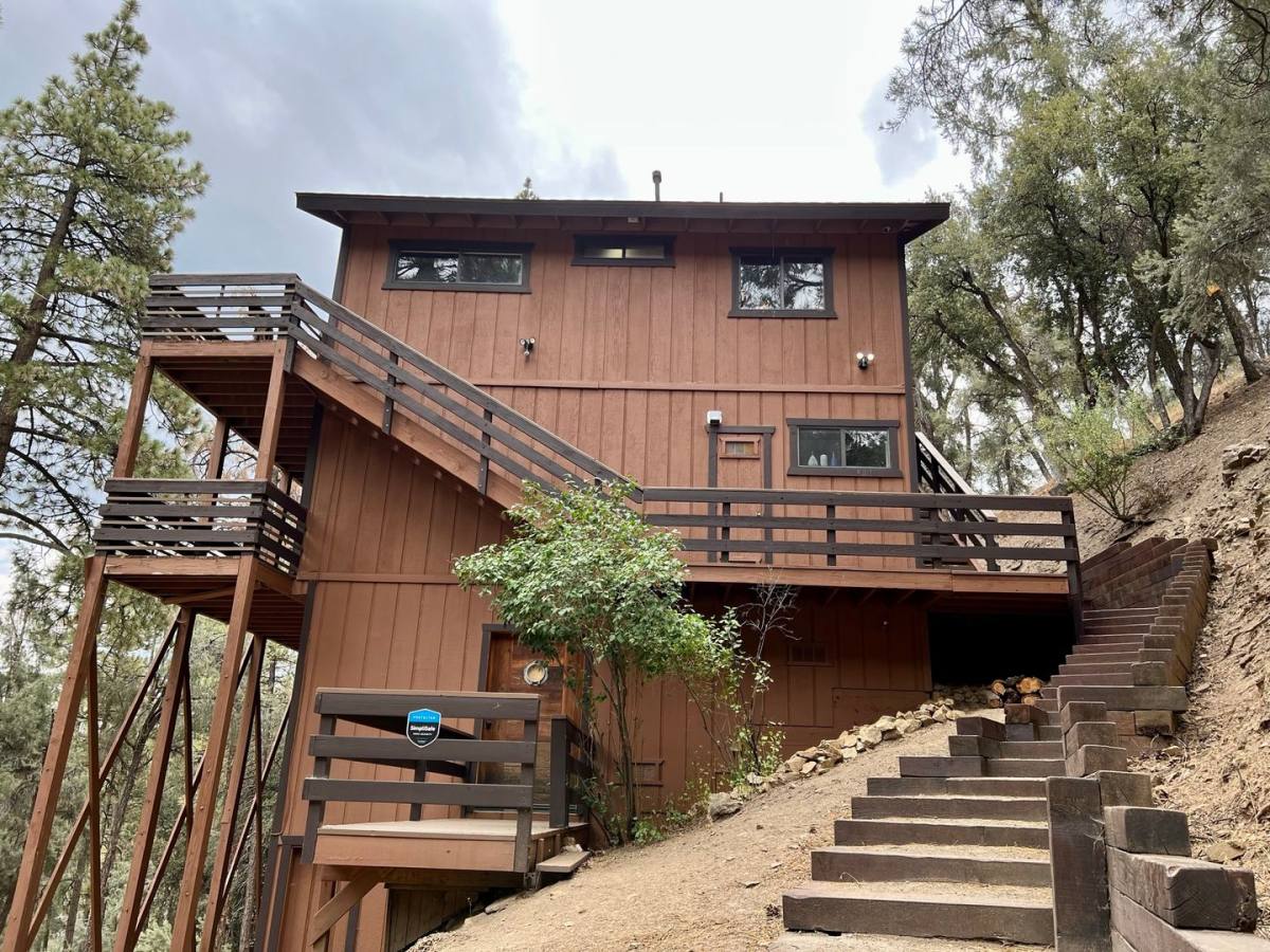 House for rent at 2231 Gimmewald Place, Pine Mountain Club, CA 93222