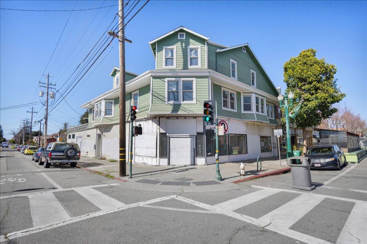 Apartment for rent at 1201-1203 Park St, Alameda, CA 94501
