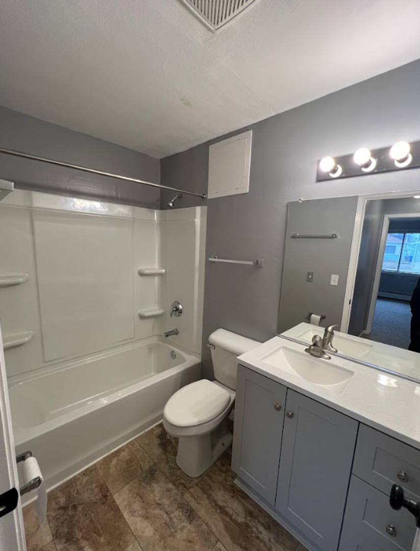 Apartment for rent at 1606-1612 N Mason St, Appleton, WI 54914