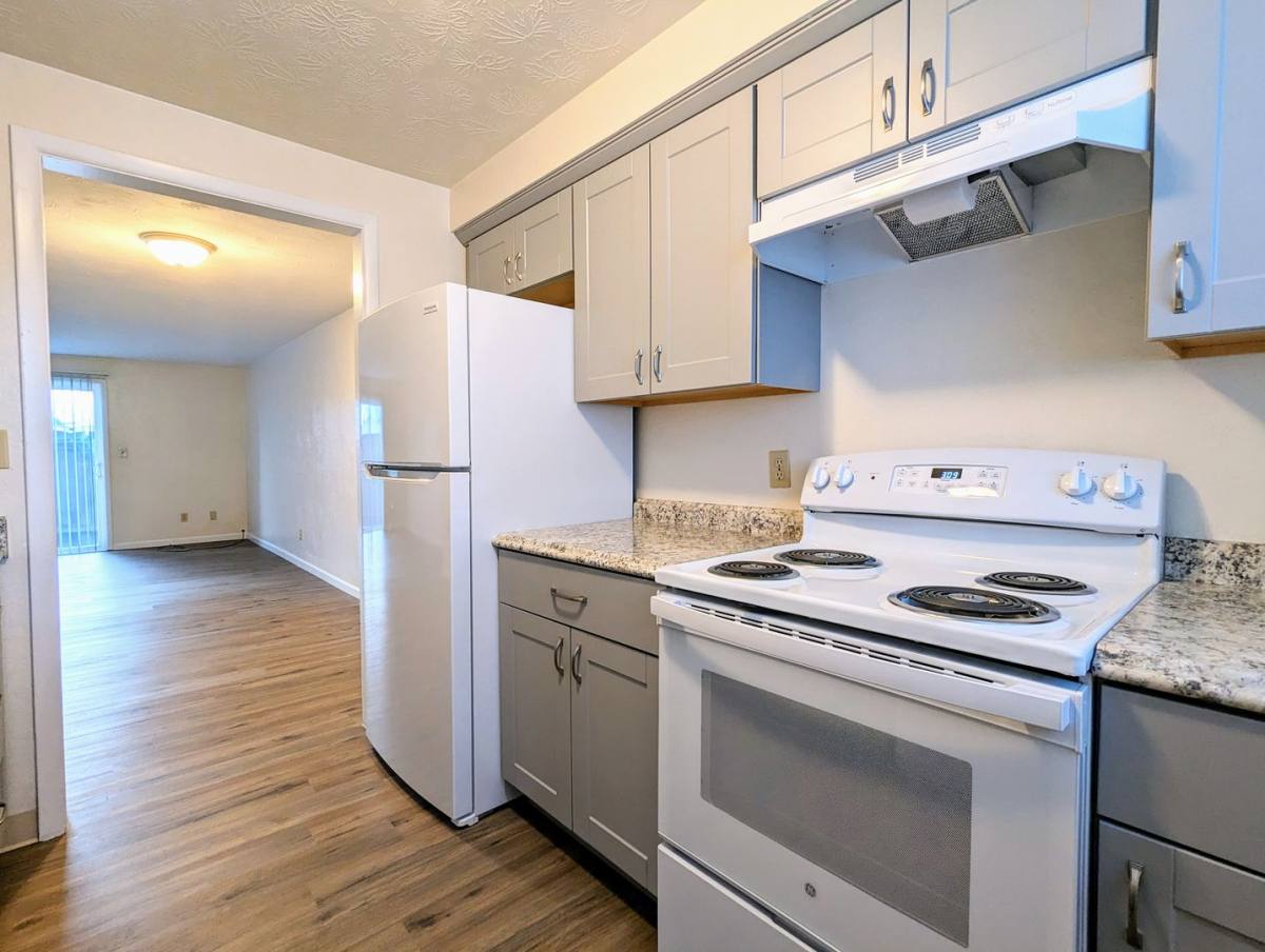 Townhouse for rent at 418 SE Lacreole Dr, Dallas, OR 97338