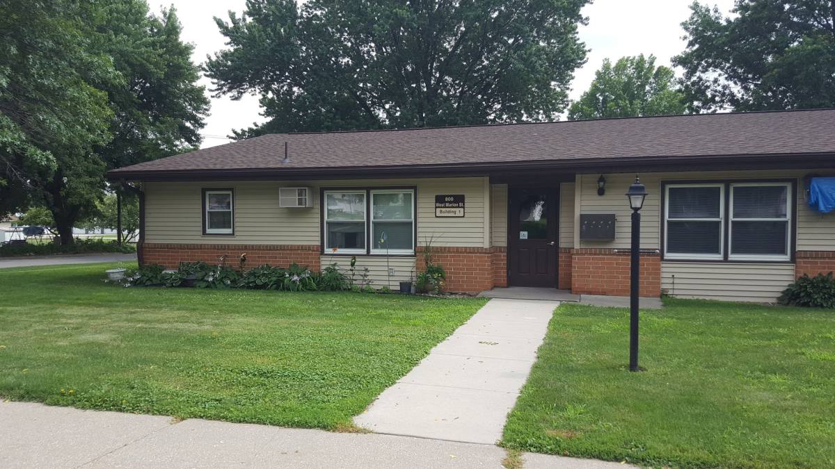 Apartment for rent at 802 W Marion St, Manchester, IA 52057