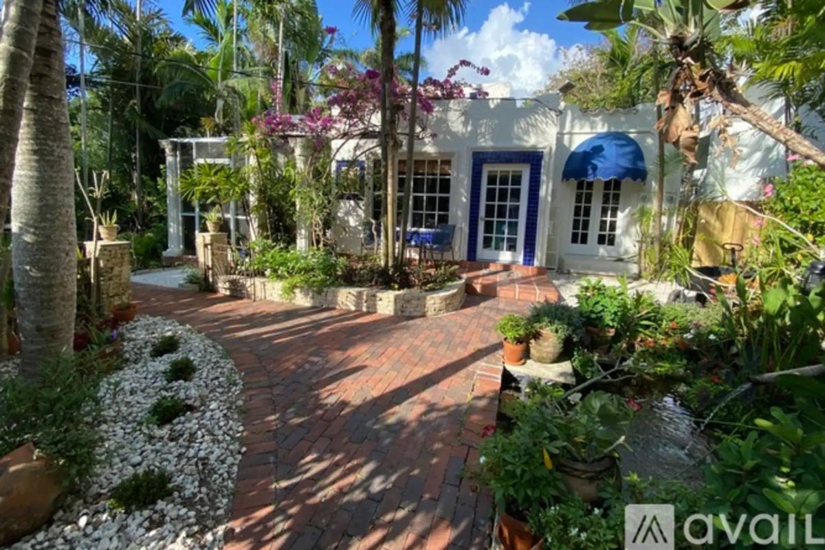 Townhouse for rent at 3084 Jefferson St #SHORT Term, Miami, FL 33133