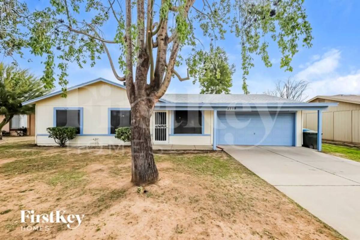 House for rent at 2719 E Charleston Ave, Phoenix, AZ 85032