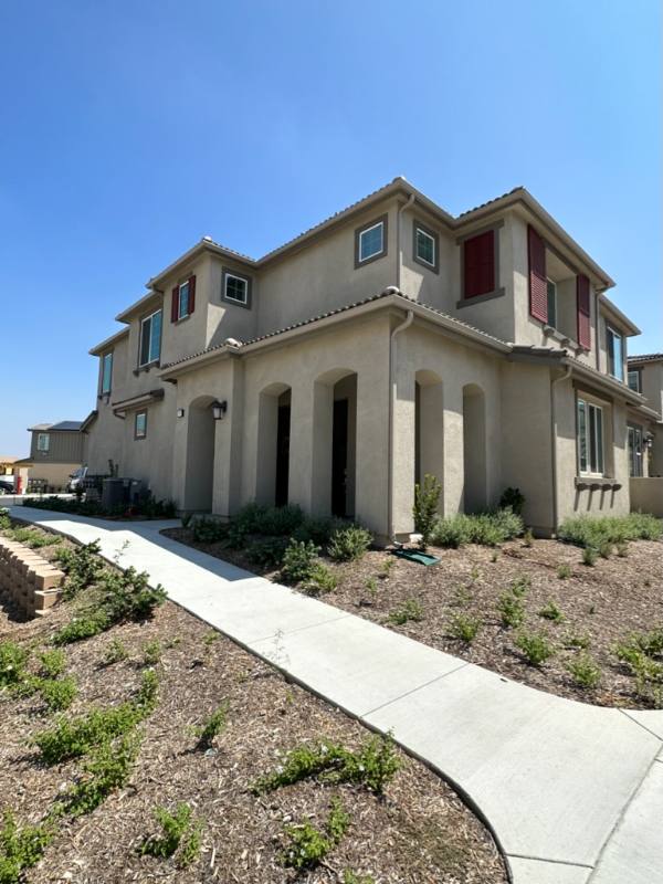 Townhouse for rent at 15988 Lasselle St #4, Moreno Valley, CA 92551