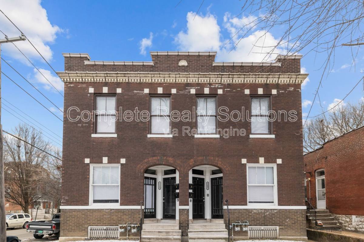 Apartment for rent at 3402 Dunnica Ave #1F, Saint Louis, MO 63118