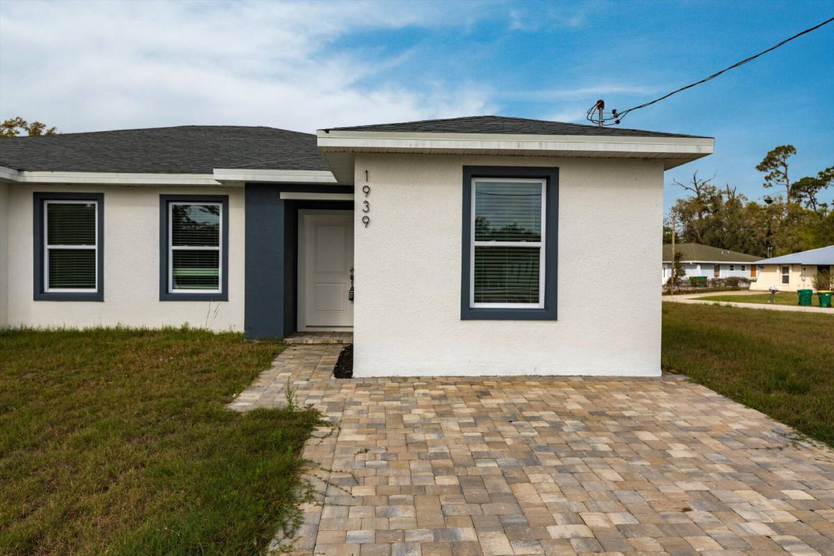 Townhouse for rent at 1939 Como St, Port Charlotte, FL 33948