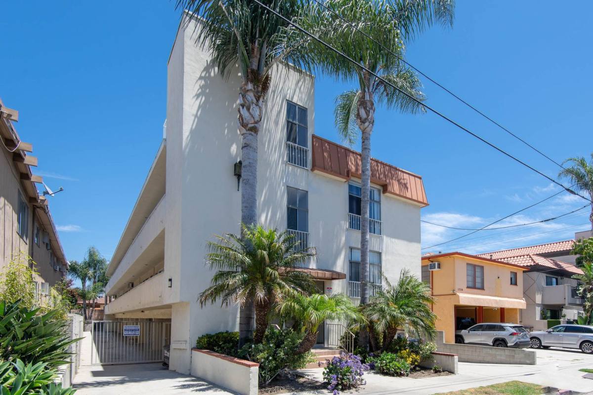 Apartment for rent at 1738 Purdue Ave, Los Angeles, CA 90025
