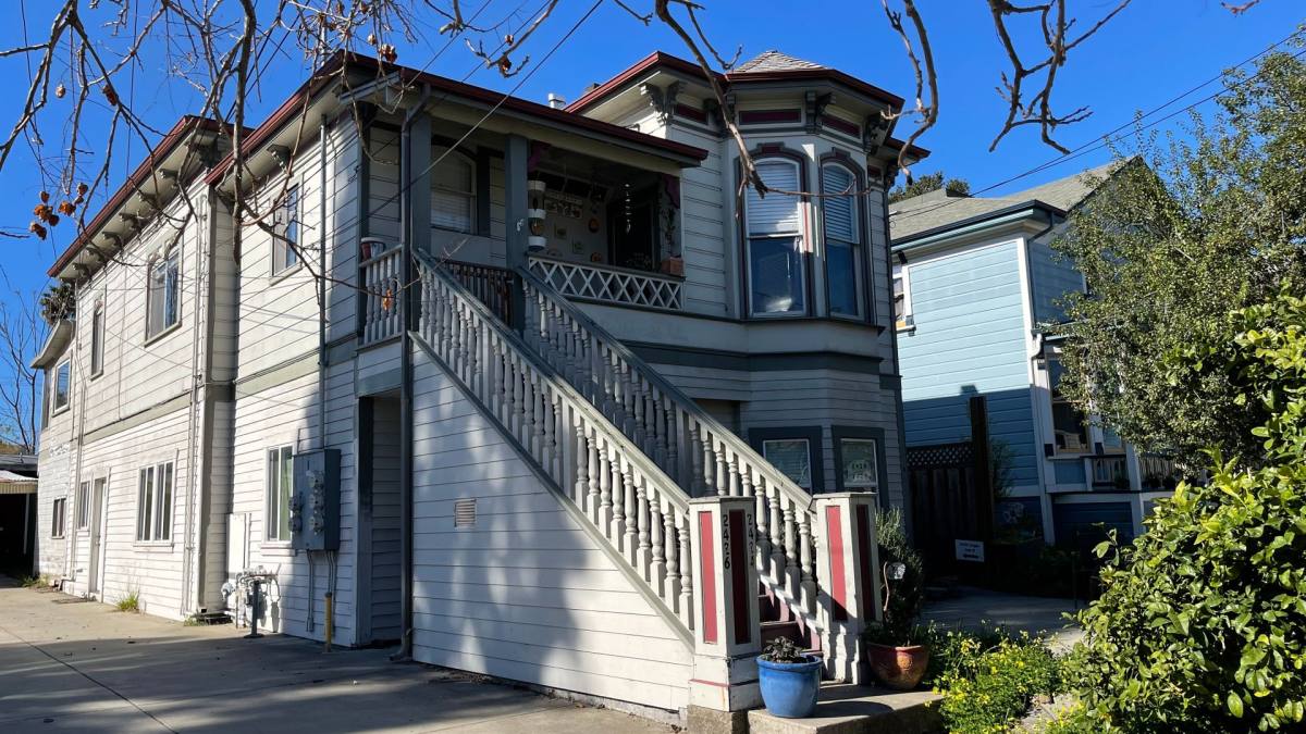 House for rent at 2426 Eagle Ave, Alameda, CA 94501