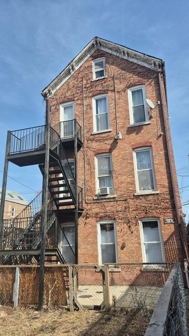 Apartment for rent at 2143 S Fairfield Ave, Chicago, IL 60608