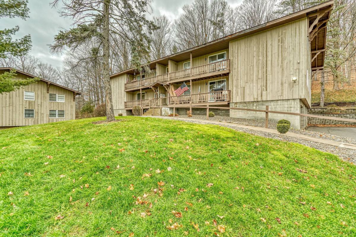 Apartment for rent at 222 Fayette St, Palmyra, NY 14522